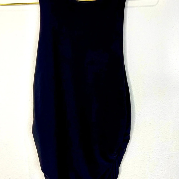 🆕 Popular 21 Black Synch Side Sleeveless Top - Picture 3 of 7